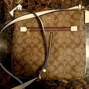 Coach SIG Rowan File bag Brown with cream handle